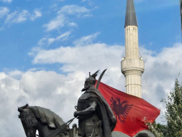 Skanderbeg Monument, Tirana